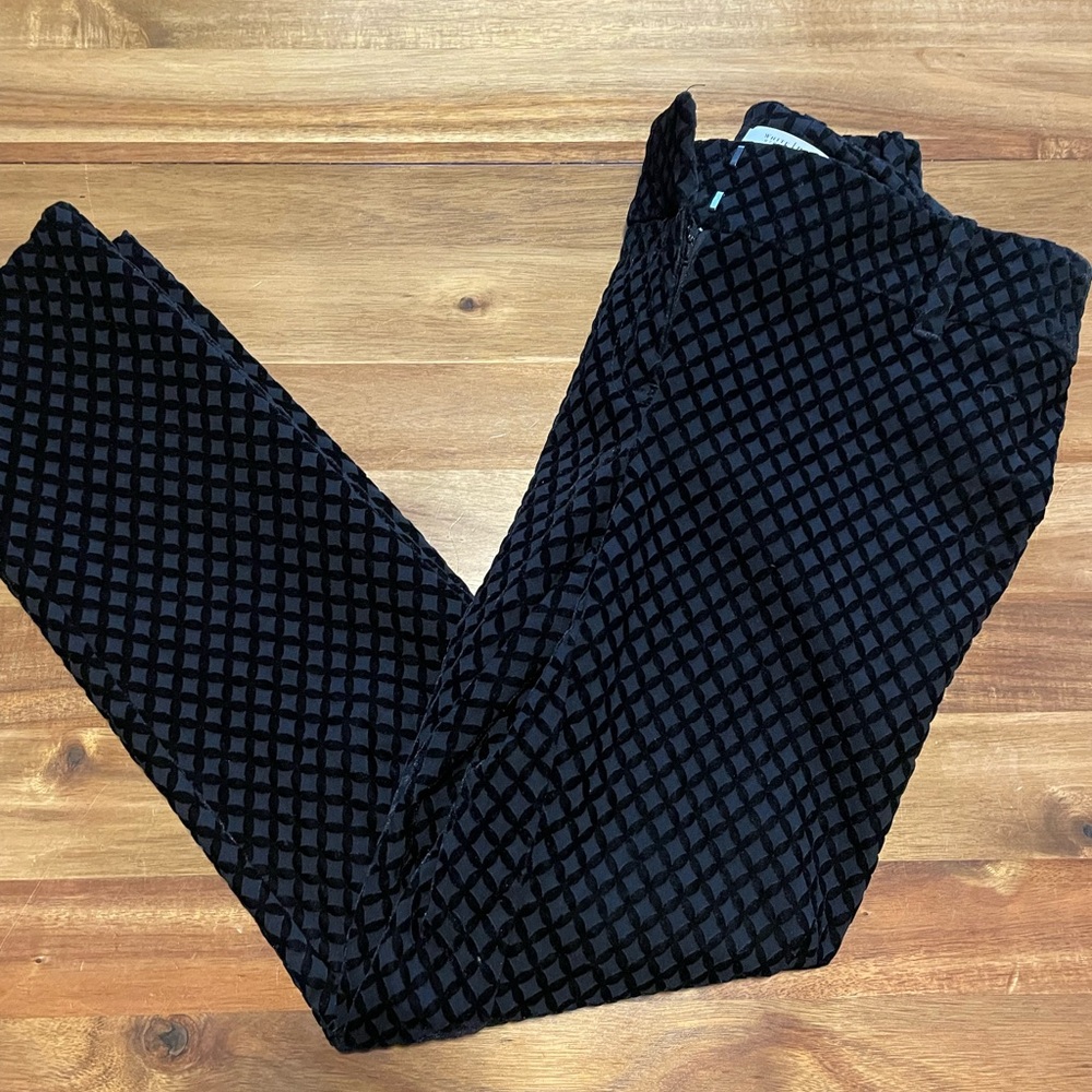 White House Black Market Women’s Black Velvet Diamond Patterned Pants Size 4